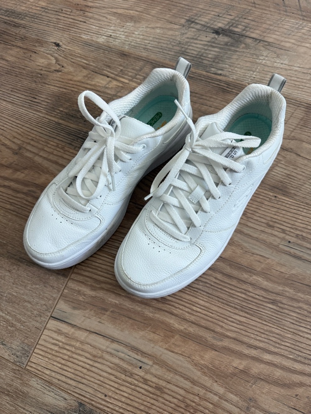 Skechers White Low-Top Sneakers with Mint Insole